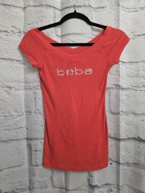 bebe Vintage Red Ribbed Rhinestone Logo Scoop Neck Top Size Small